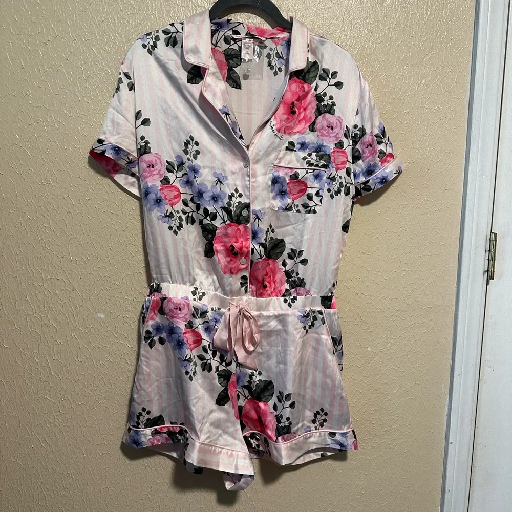Victoria’s Secret Pajama‎ Romper Size Medium